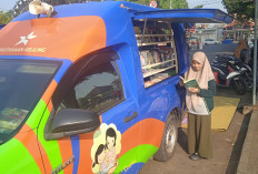 Lawan Budaya Scroll, Perpustakaan Keliling Batang Bawa Buku ke CFD