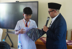 39 Ribu Siswa Batang Dapat Seragam Gratis senilai Rp5,5 miliar