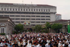 Lautan Warga Padati Balai Kota Semarang Saat Idul Fitri, Momen Hangat Perkuat Toleransi dan Silaturahmi
