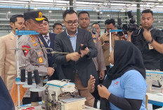 Wakapolri Sapa Ribuan Buruh Pabrik Garmen di Pemalang