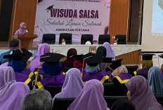 22 Lansia Semarang Diwisuda, Sekolah Lansia Salimah Buktikan Belajar Tak Mengenal Usia