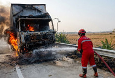 Truk Kontainer Ludes Terbakar di Tol Pejagan-Pemalang, Diduga Akibat Korsleting 