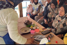 Mahasiswa UMP Kenalkan Inovasi Kecap Manis Berbahan Ikan, Buka Peluang Usaha Baru bagi Warga Karangbolong