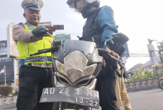 Akal-akalan Pengadara Motor Hindari Razia Pajak : Angka 2 Jadi 7 Berkat Scotlite