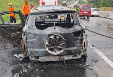 Menyisakan Kerangka, Mobil SUV Ford Ecosport Ludes Terbakar di Tol Semarang–Solo KM 449+500 Jalur A Tuntang