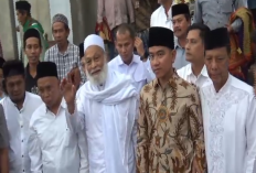 Sowan ke Ponpes Annajah Dawar Mojosongo Boyolali, Wapres Gibran Jum'atan dan Bagi-Bagi Sarung ke Santri