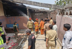 Gudang Meja Bekas SMPN 1 Undaan Terbakar, Tiga APAR dan Tim Gabungan Padamkan Api