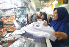 Jelang MPLS, Pasar Johar Semarang Jadi Magnet Pemburu Seragam Sekolah Murah dan Berkualitas