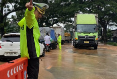 Pantura Pati Tergenang Banjir, Arus Truk Logistik Tersendat Sejak Empat Hari