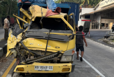 Tulang Tangan Sopir Truk Fuso Sundul Truk Tronton di JLS Salatiga Patah 