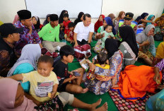 Pemkab Kudus Evakuasi Warga di Posko Pengungsian, Banjir Satu Meter Rendam Dukuh Goleng  