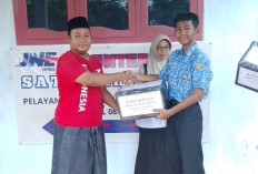 SMPN 1 Balapulang Tegal Donasikan Pakaian Layak Pakai
