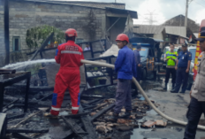 Lupa Matikan Kompor Saat Masak, 4 Kios Milik Warga Bergas Ludes Terbakar