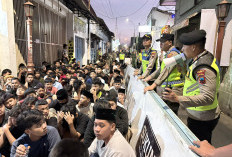 Ribuan Warga Yakini Berkah Nasi Jangkrik Tradisi Buka Luwur Kangjeng Sunan Kudus 