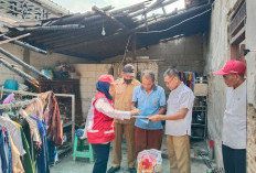 Dua Rumah Warga Tegal Dilanda Musibah, PMI Turun Tangan Beri Bantuan 