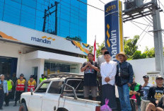 Kecewa Rekening Diblokir, Massa AMPB Lempar Telur Busuk ke Kantor Bank Mandiri Pati