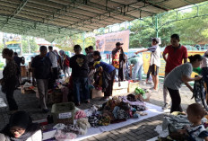 Bazar Baju Bekas “Bayar Seikhlasnya” di Semarang Diserbu Warga, Puluhan Boks Ludes Diborong