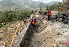 Rusak Bertahun-tahun, Warga Kebumen Kini Sambut Perbaikan Jalan Wadasmalang-Sadangkulon