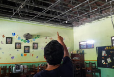 Plafon Kelas SDN Jatingaleh 01 Runtuh, Lima Siswa dan Satu Guru Terluka