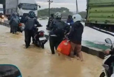 Jalan Pantura Tegal Banjir, Kendaraan Mengular dan Mogok
