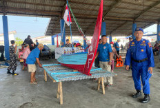 Ratusan Nelayan Pati Kawal Prosesi Larung Prosesi Kapal Mini di Perairan Banyutowo
