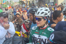 7 Bulan Keliling Asia Bawa Misi Perdamaian, Pesepeda Wanita Iran Disambut Hangat di Pemalang