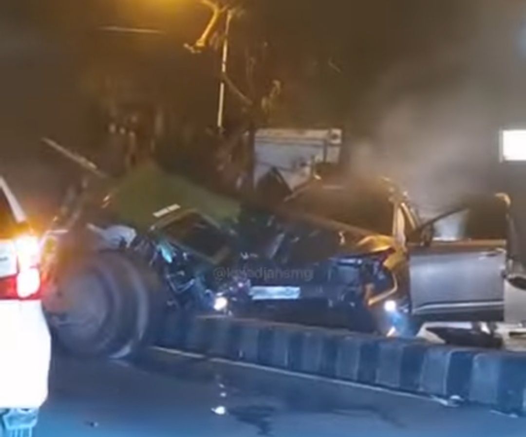 Kecelakaan Karambol di Banyumanik, Libatkan Truk, Mobil dan Motor
