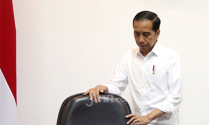 Tak Ada Menteri Pasang Badang Bela Jokowi Jelang Aksi 11 April 2022