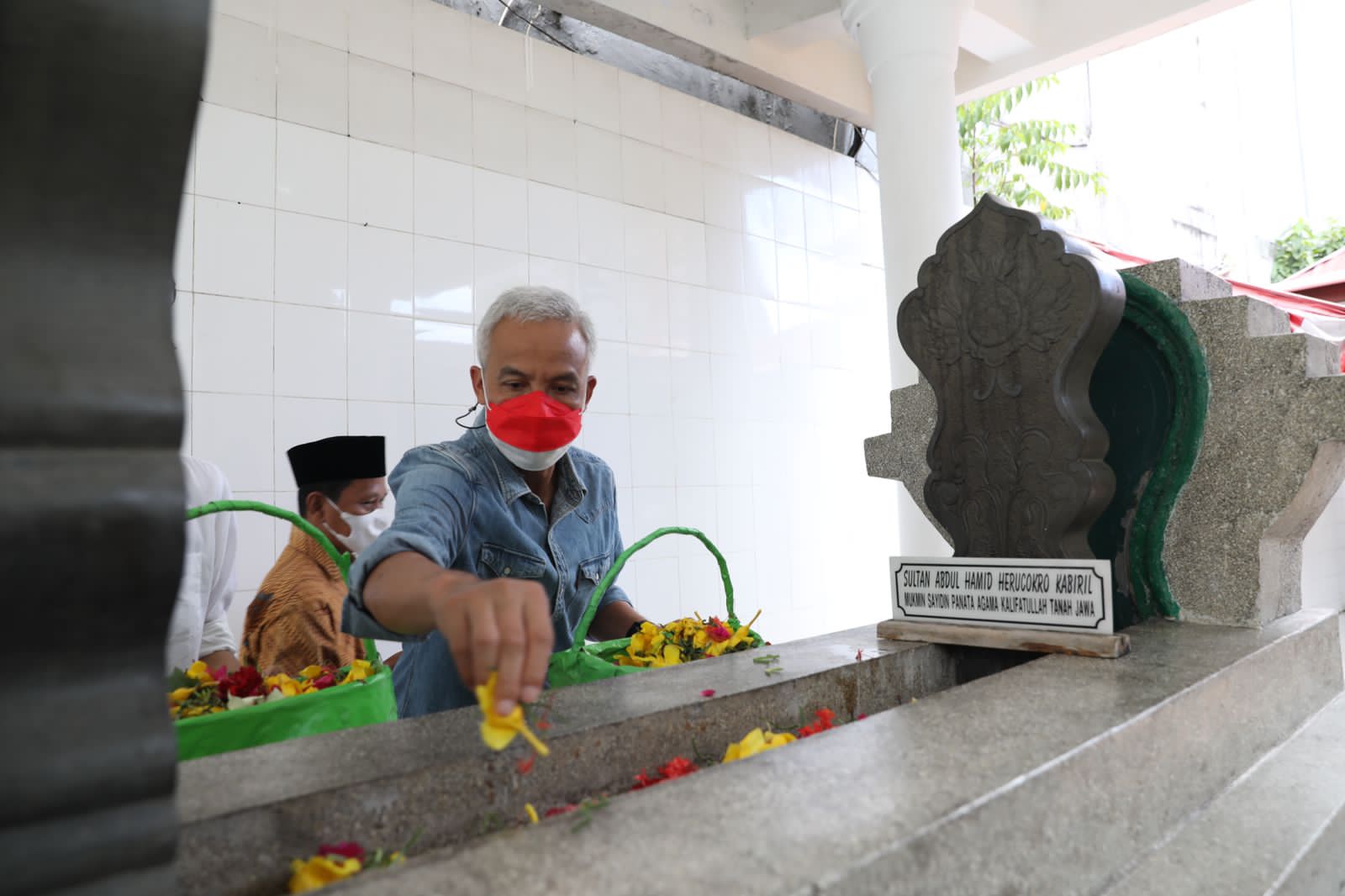 Tiba di Makassar, Ganjar Langsung Ziarah ke Makam Pangeran Diponegoro