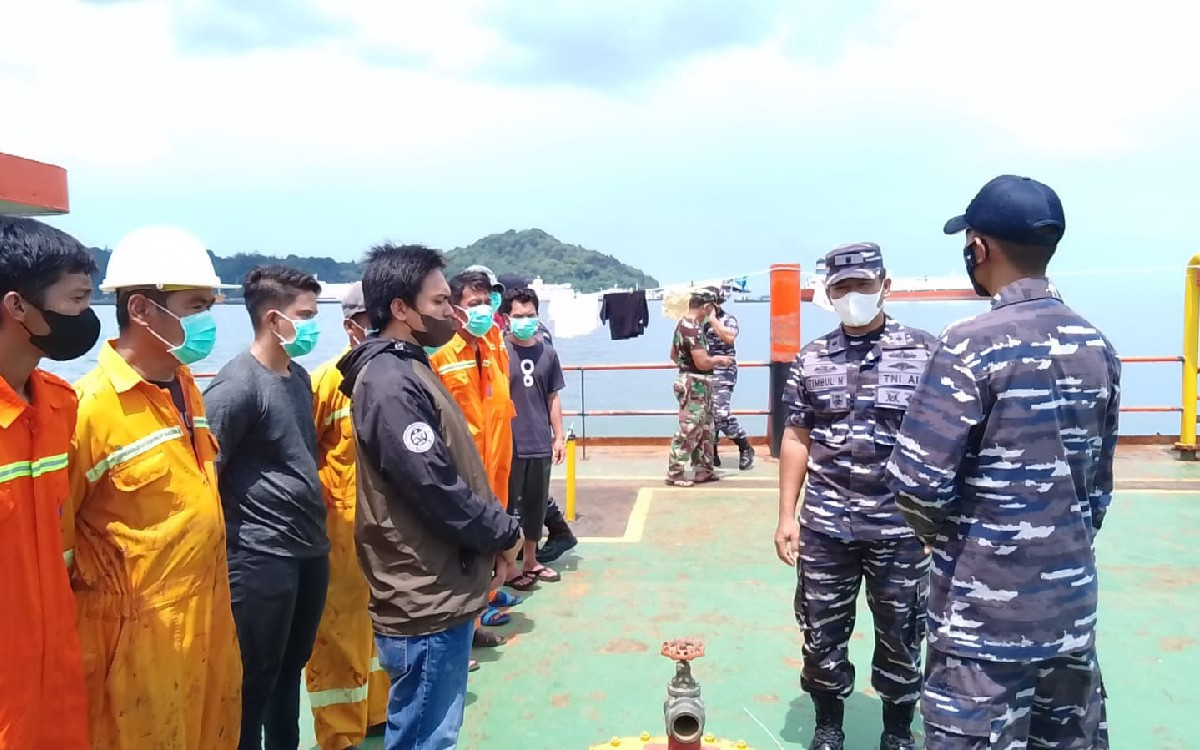 Kapal Tongkang Angkut 4.100 Ton CPO Diamankan TNI AL, Tak Bisa Tunjukkan Dokumen